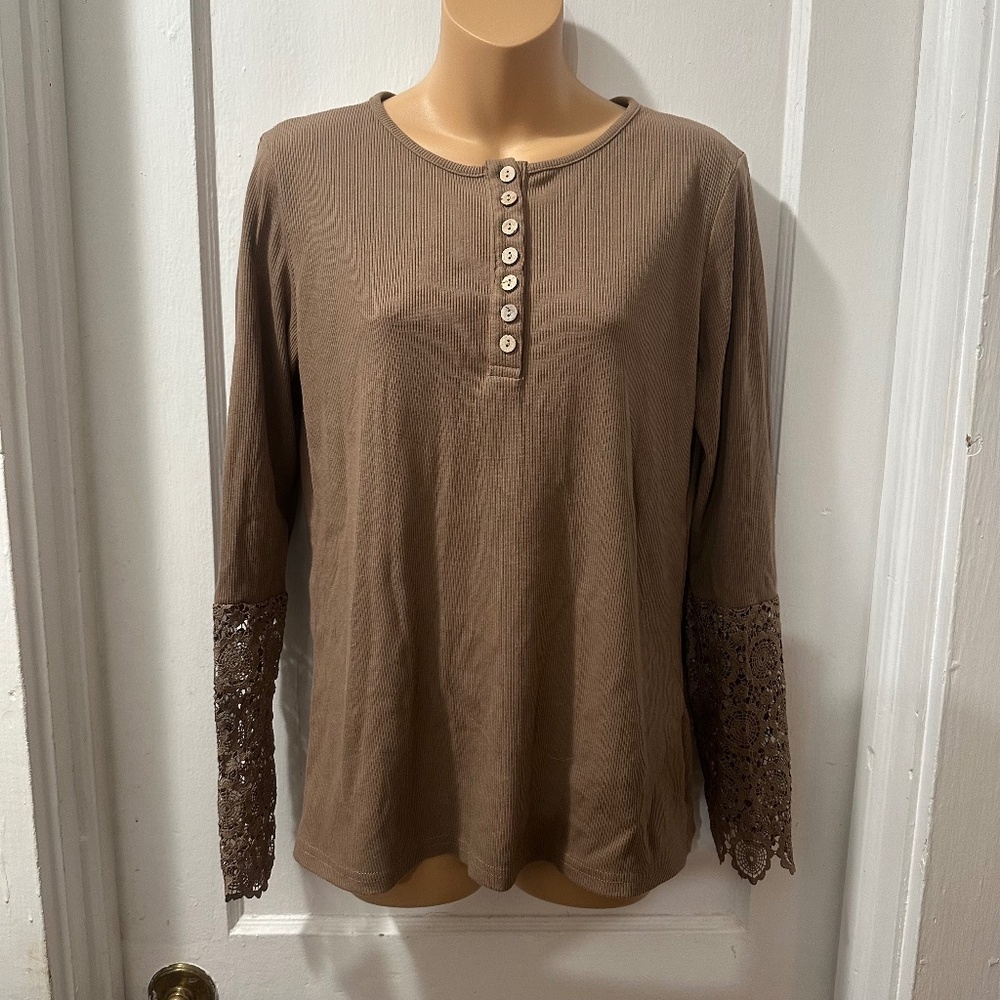 White Label Brown Lace Sleeve Top‎ in M